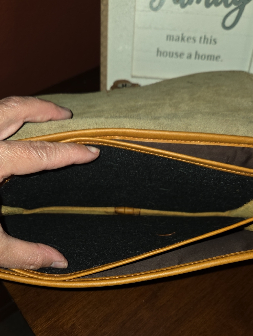 Handcrafted Genuine Leather Crossbody/ Clutch - Picture 12 of 16